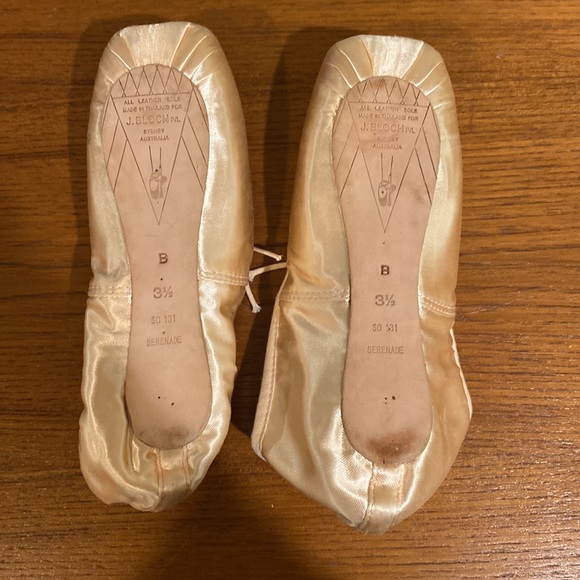 bloch axis pointe shoes